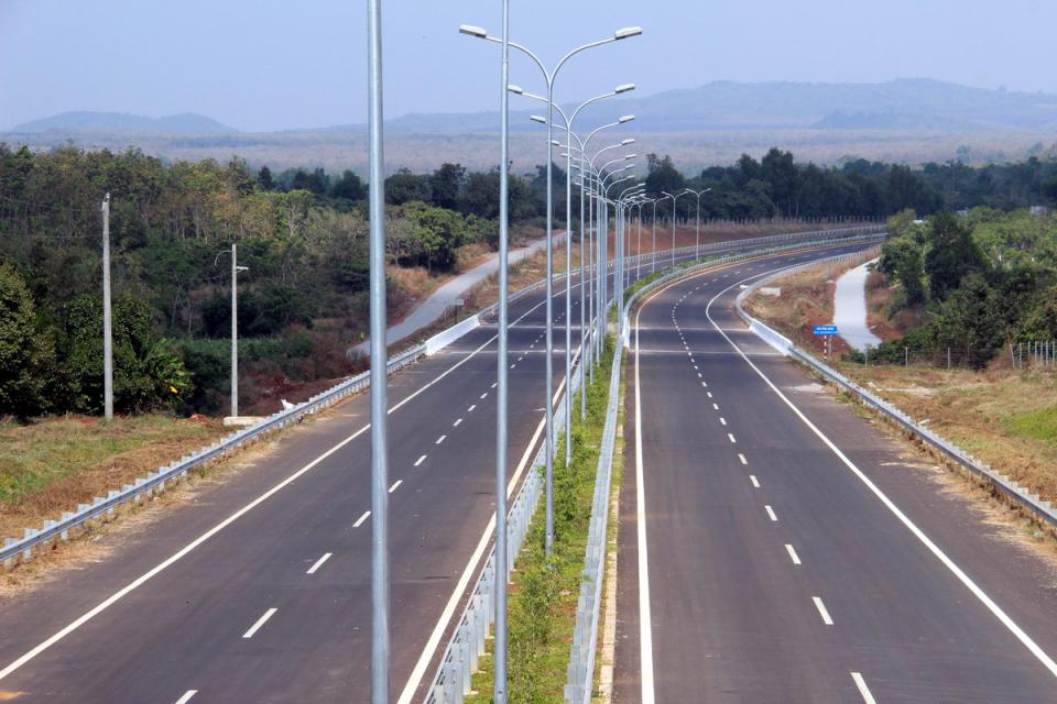 Kết nối tuyến cao tốc hiện đại nhất Việt Nam Dầu Giây - TP HCM, khi hoàn thiện sẽ, cao tốc Dầu Giây - Liên Khương sẽ rút ngắn thời gian di chuyển từ TP HCM đi Đà Lạt
