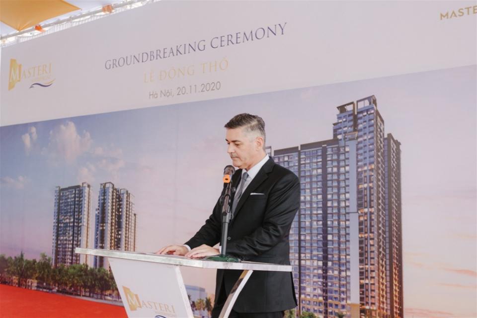 Ông Jason Turnbull tại lễ động thổ dự án Masteri Waterfront, Hà Nội tháng 10.2020