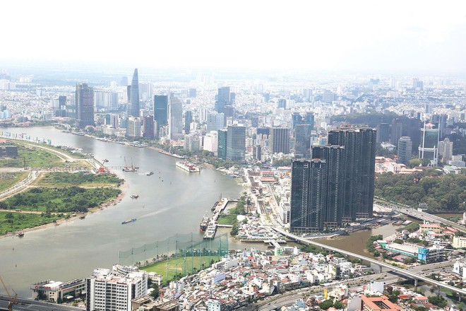 Việc khai thác, kinh doanh không gian và quỹ đất ven sông Sài Gòn sẽ tạo ra nguồn lực kinh tế lớn. Ảnh: Lê Toàn