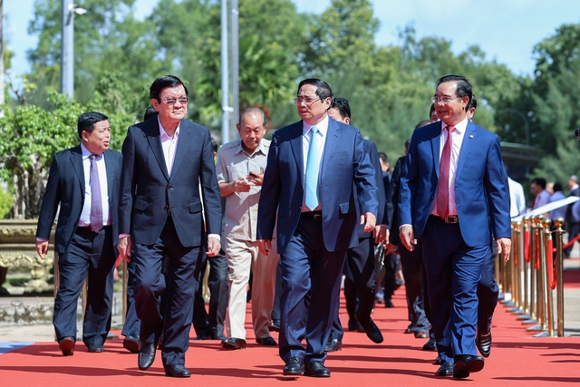 Thủ tướng Phạm Minh Chính dự Hội nghị công bố Quy hoạch và xúc tiến đầu tư tỉnh Long An - Ảnh 1.