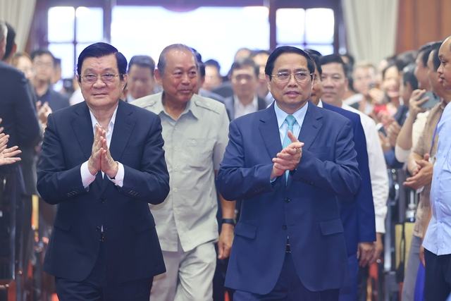 Thủ tướng Phạm Minh Chính dự Hội nghị công bố Quy hoạch và xúc tiến đầu tư tỉnh Long An - Ảnh 2.