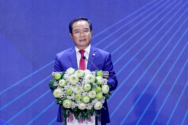 Thủ tướng Phạm Minh Chính dự Hội nghị công bố Quy hoạch và xúc tiến đầu tư tỉnh Long An - Ảnh 3.