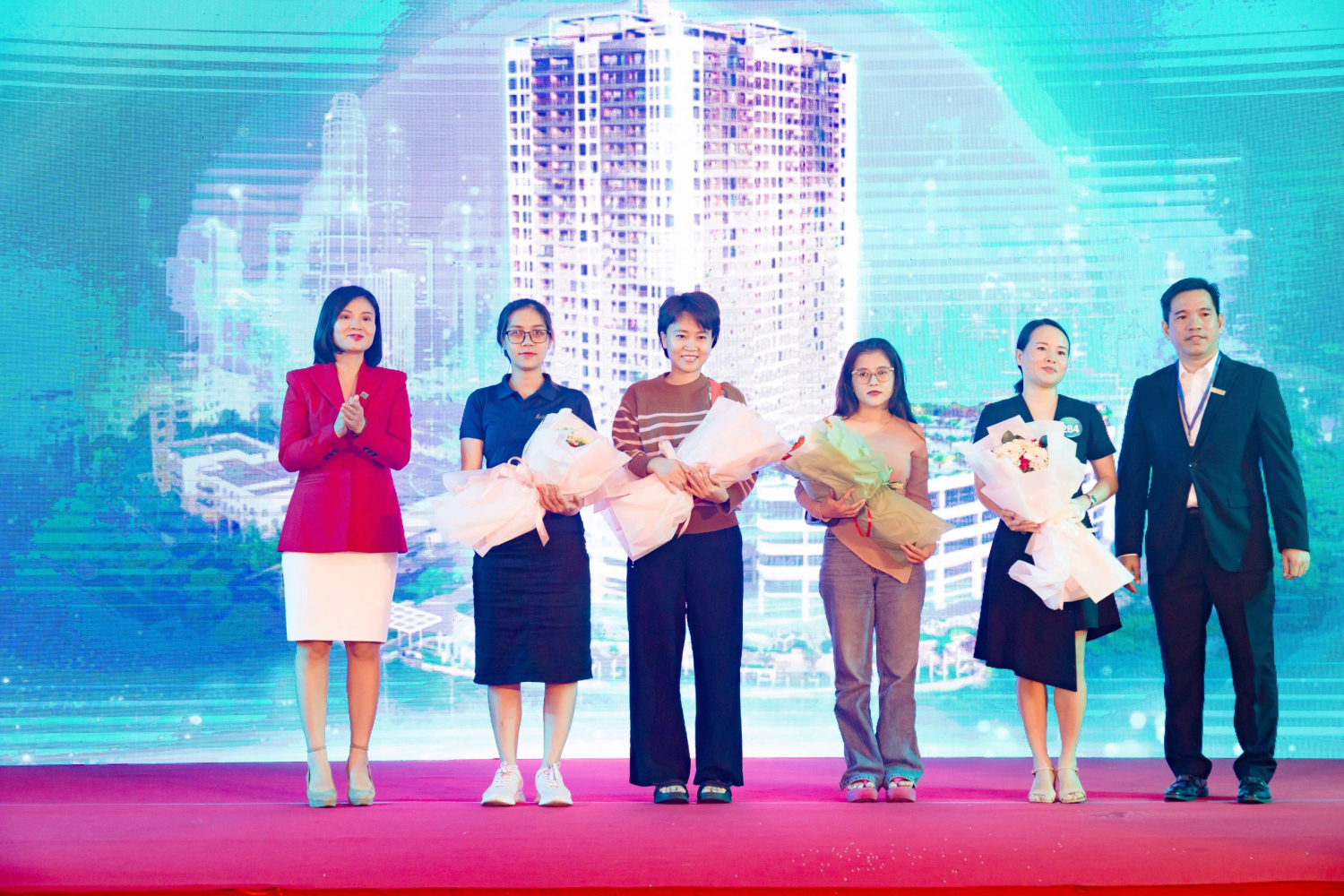 Sự Kiện "Vị Thế Tuyệt Đỉnh – Định Vị Tương Lai" Của Lavida Plus Tri Ân Khách Hàng