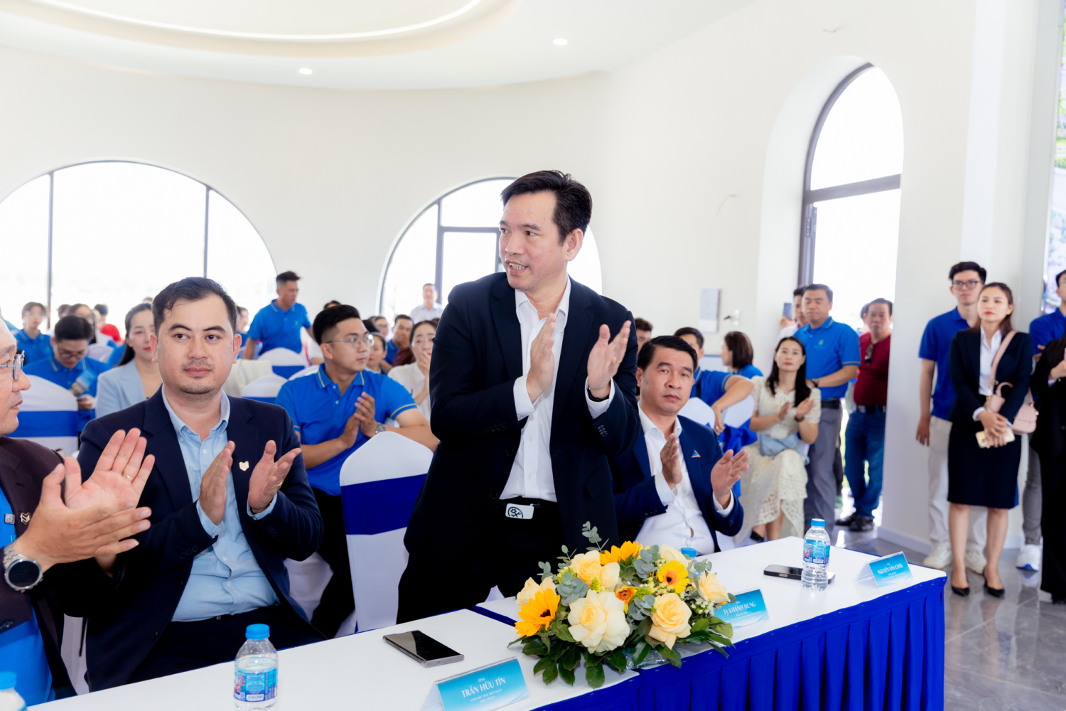 Khởi đầu Sàn giao dịch Phát Hưng